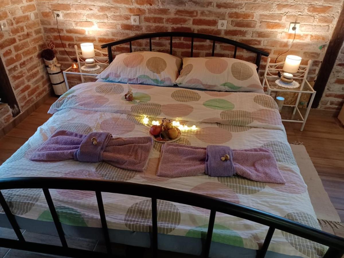 Apartment Ada Bed & Breakfast Gračac Eksteriør bilde