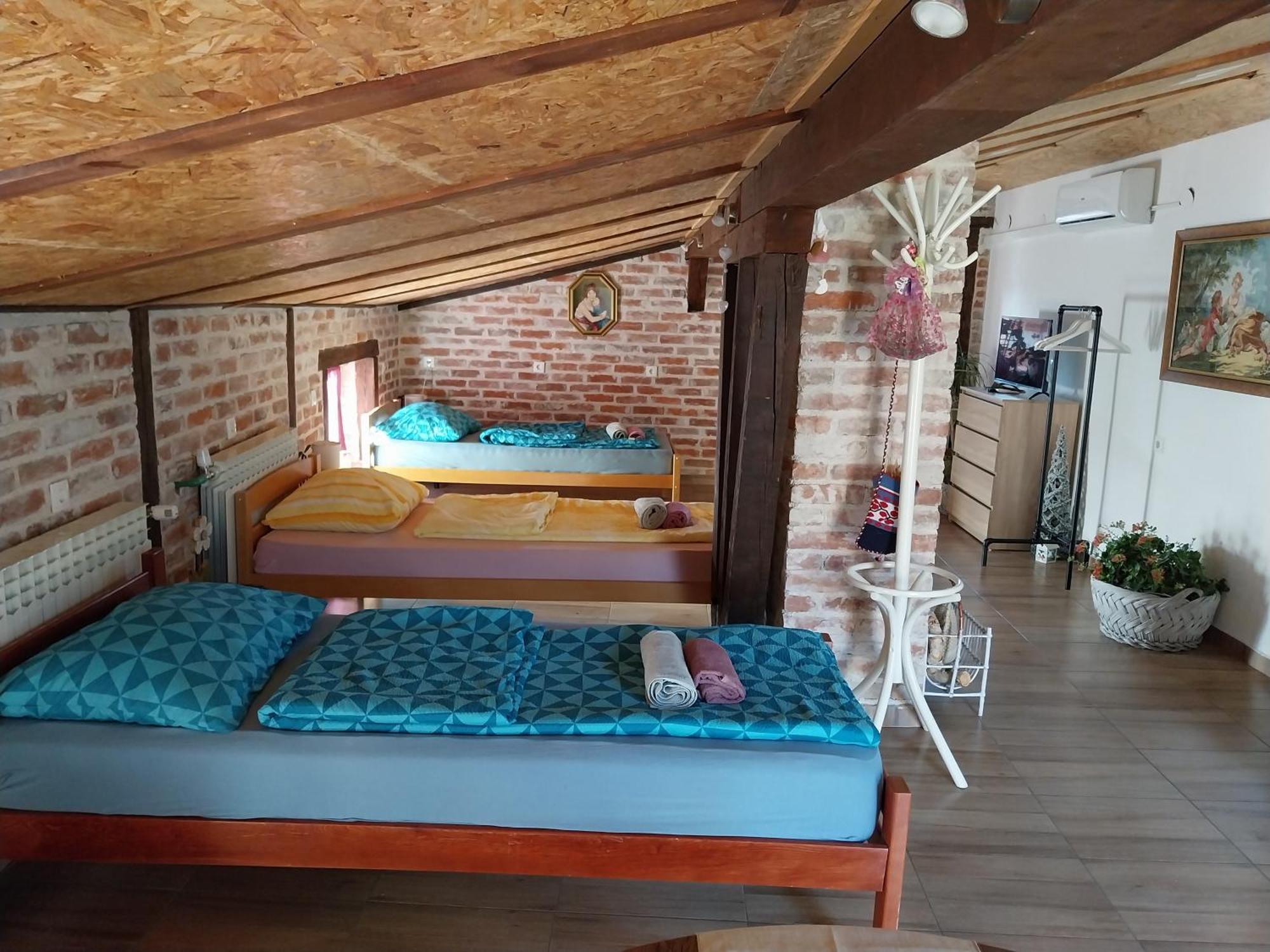 Apartment Ada Bed & Breakfast Gračac Eksteriør bilde