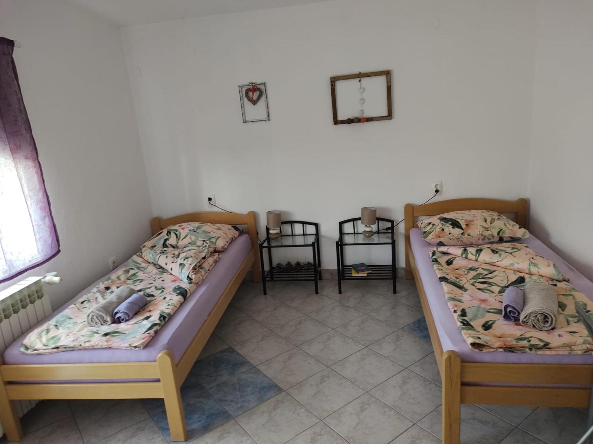 Apartment Ada Bed & Breakfast Gračac Rom bilde