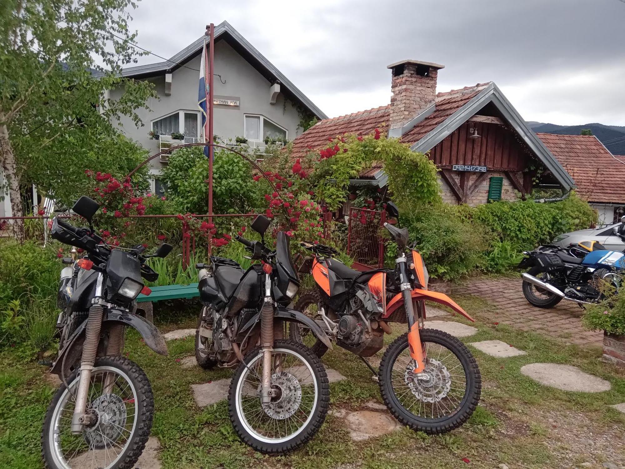 Apartment Ada Bed & Breakfast Gračac Eksteriør bilde