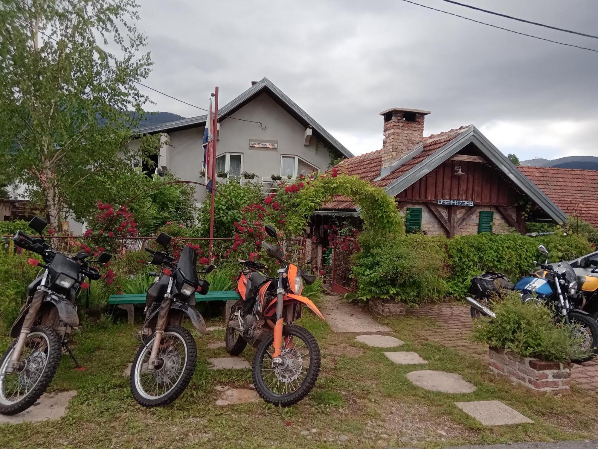 Apartment Ada Bed & Breakfast Gračac Eksteriør bilde